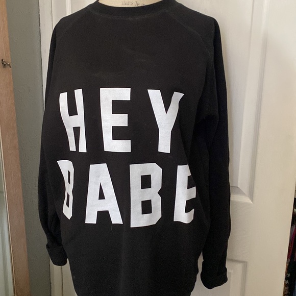Brunette The Label | Hey Babe Sweatshirt - Picture 2 of 7